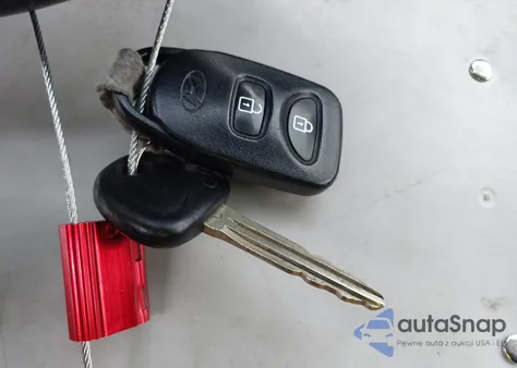 2010 Hyundai Tucson Limited z USA, uszkodzony, nr VIN KM8JU3AC1AU016345